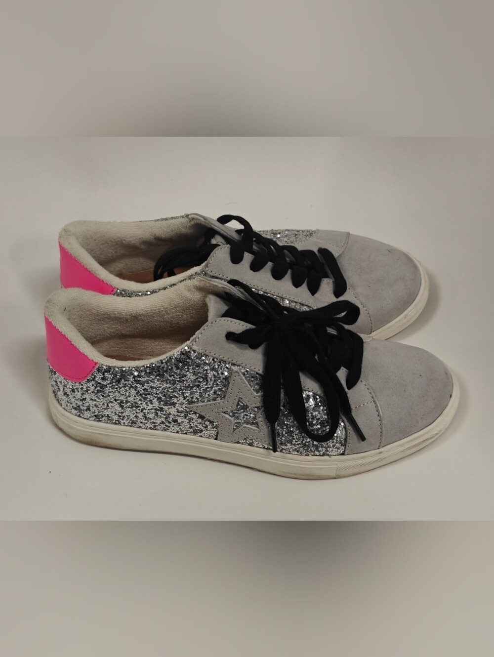 Torrid Sparkle Star Sneakers Women’s Size 9.5 Glitter Casual Lace-Up Shoes